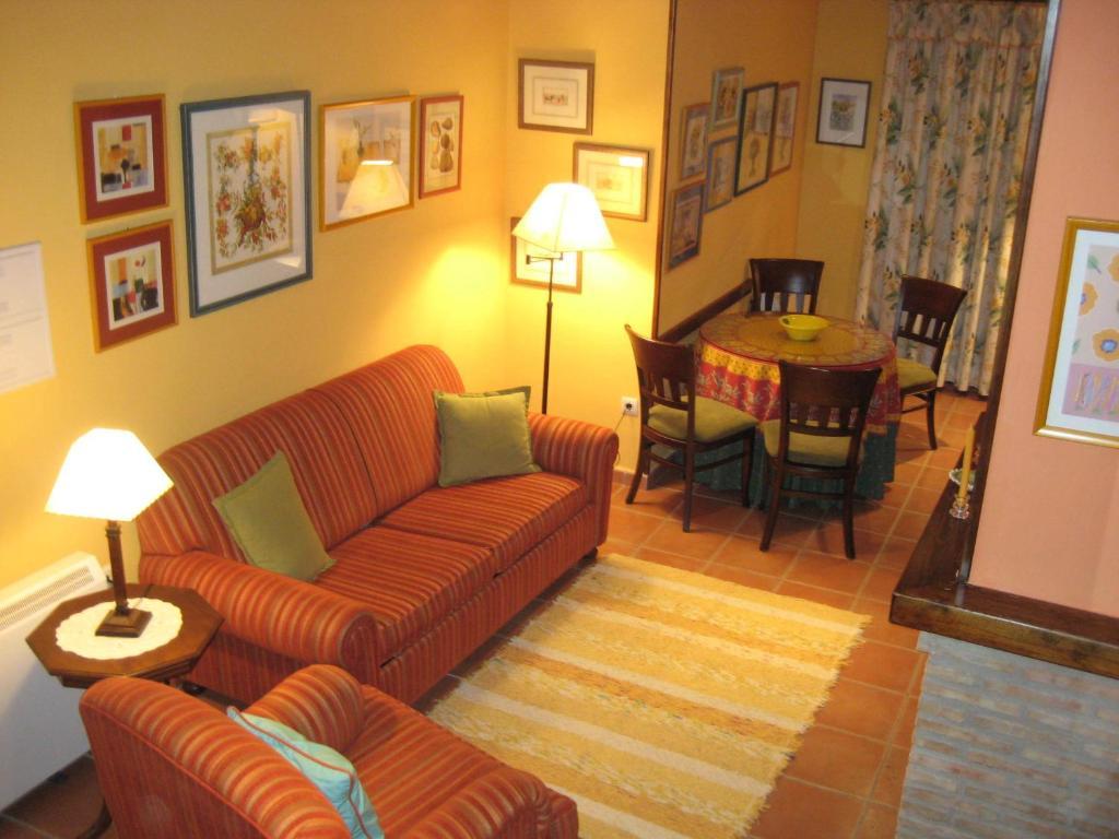 Apartamentos Saqura Сегура-де-ла-Сьєрра Номер фото